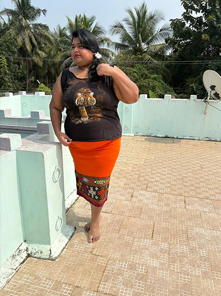 Bhavadia Embroidery trends in ‘holiday at the farm’ pictures.